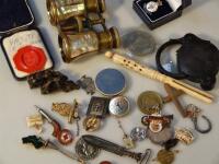 A quantity of various bygones and collectables