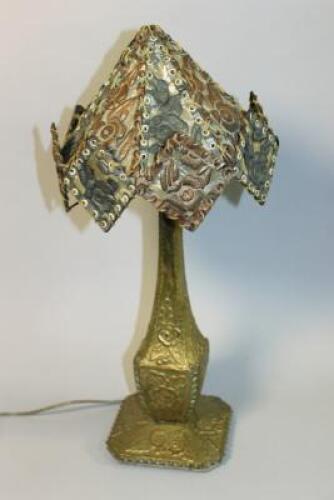 An early 20thC Arts & Crafts style table lamp