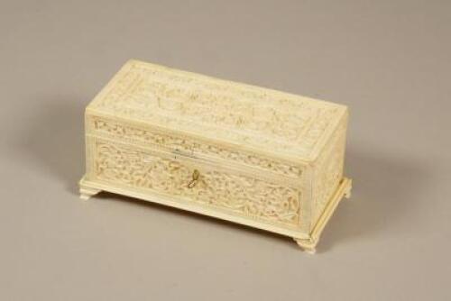 A late 19th/early 20thC carved Indian ivory box
