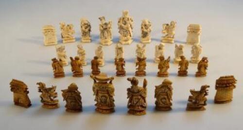 An early 20thC ivory chess set