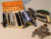 A quantity of Edwardian and later fountain pens