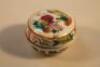 A Japanese famille vert style porcelain dish - 4