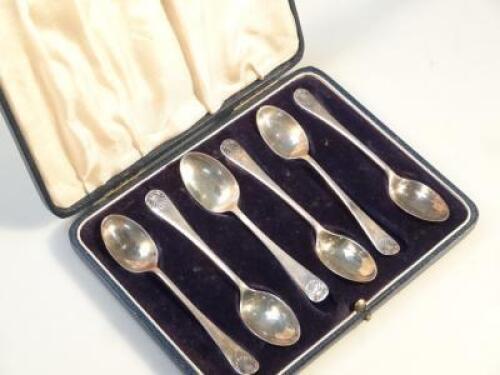 A cased set of George V silver teaspoons