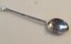 A cased set of George V silver teaspoons - 2