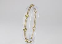 A modern 9ct gold bracelet