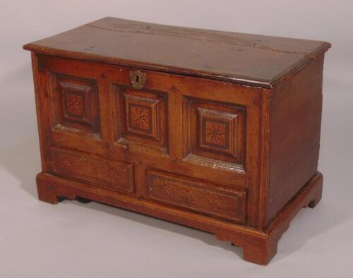 A late 17th/early 18thC small oak mule chest