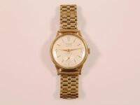 A gentleman's 9ct gold wristwatch