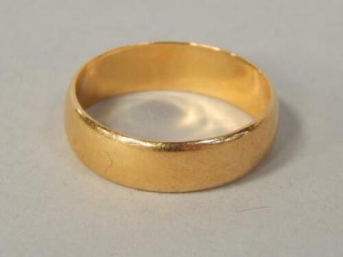 A 22ct gold wedding band