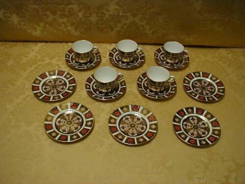 A tea service, comprising 6 tea cups, saucers and tea plates, patt no