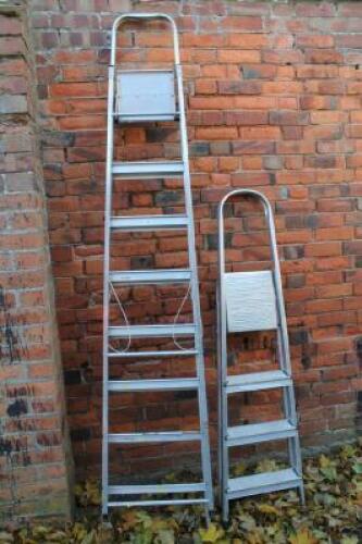 Aluminium step ladders