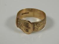 A 9ct gold keeper ring