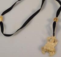 A Chinese ivory pendant