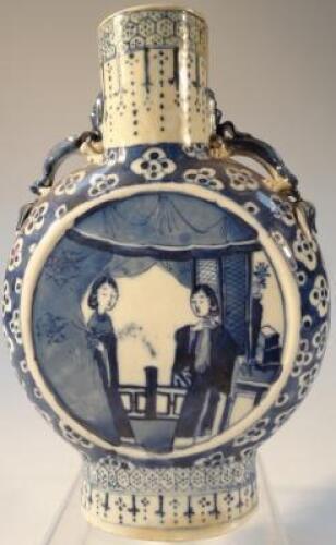 A late 18thC Chinese export small moon flask