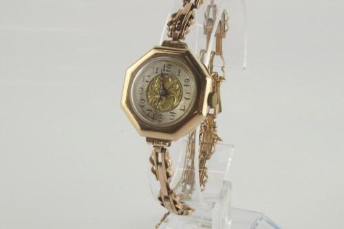 A 1930's ladies 9ct gold wristwatch