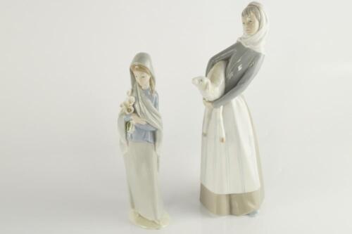 A Lladro lady figure