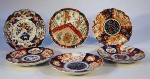 A quantity of Japanese Meiji period Imari porcelain plates