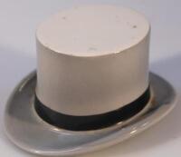 An early 20thC Lincoln Bennett & Co pottery advertising top hat