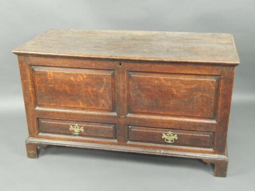 A Georgian oak mule chest