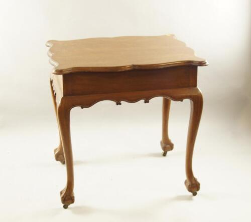 A Victorian mahogany centre table