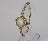 An early 20thC 9ct gold ladies wrist watch