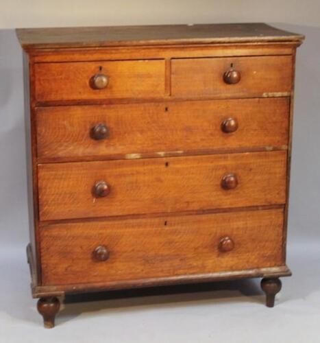 An 18thC oak chest