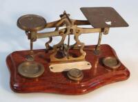 A set of early 20thC table scales