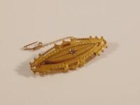 A 9ct gold bar brooch