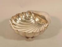 A George V silver shell shaped dish