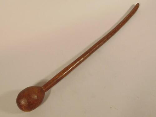 A late 19thC African rhinoceros horn knobkerrie