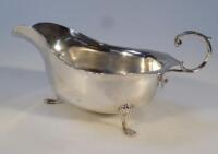 An Edwardian silver sauce boat