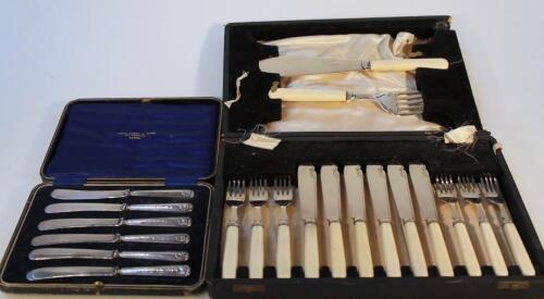 A set of six George V cased silver handled butter knives