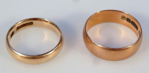 Two 9ct gold wedding bands