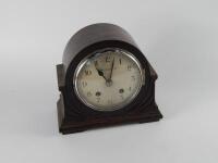 A 1930s mantel clock