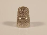 An Edwardian silver thimble