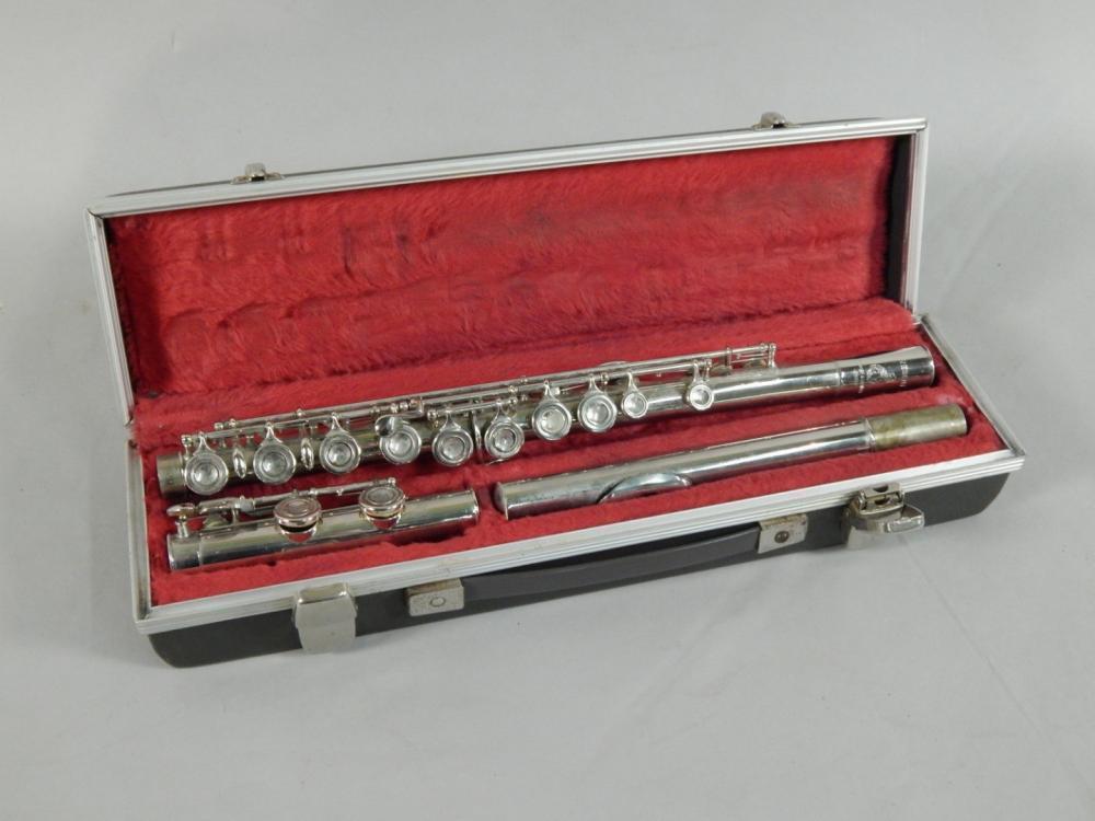 A Boosey & Hawkes regent flute