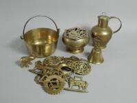 Various items of metalware