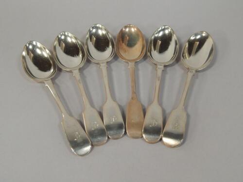 A harlequin set of six Victorian silver Fiddle pattern dessert spoons