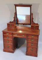 An Edwardian mahogany mirror back dressing table