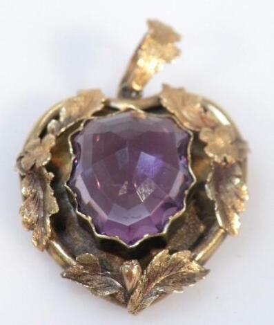 A pinchbeck pendant brooch