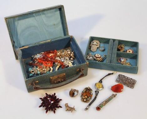 Various jewellery