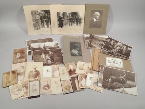 A collection of early 20thC photographs