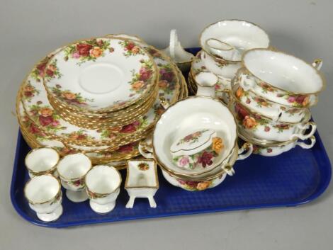 A quantity of Royal Albert Old Country Roses porcelain