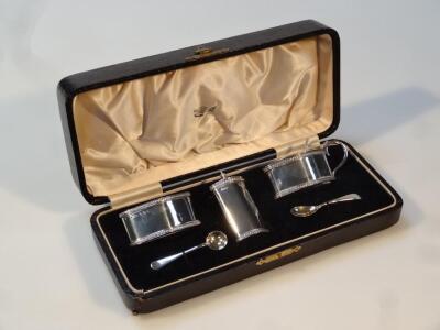 A George V silver cruet set