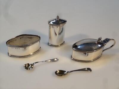 A George V silver cruet set - 2