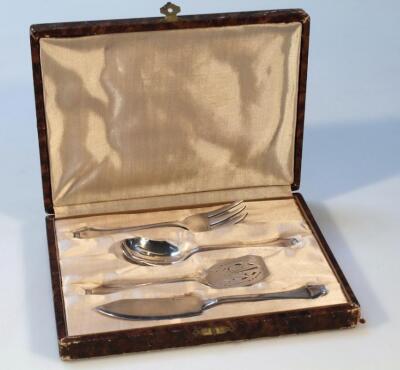 A cased cutlery set