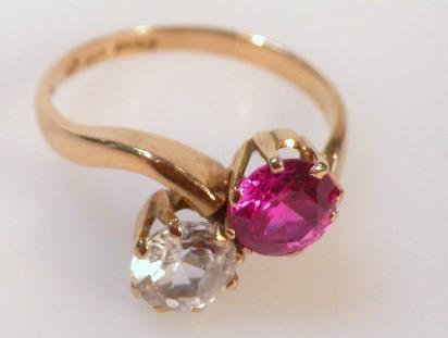 A ladies crossover dress ring