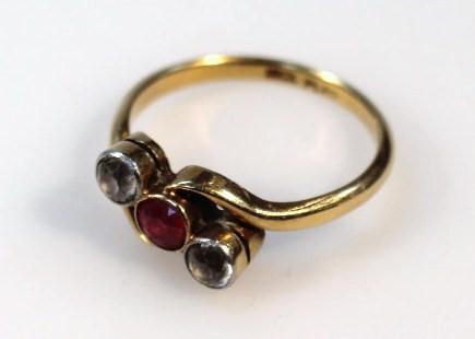 A ladies cross over ring