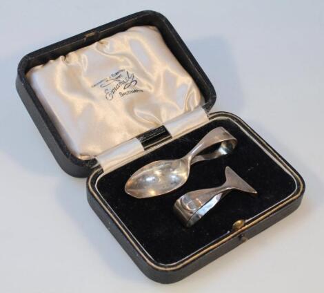 A George V silver babies feeding spoon and pusher