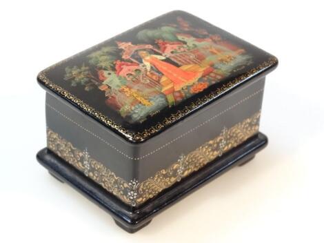 An early 20thC Russian papier mache box