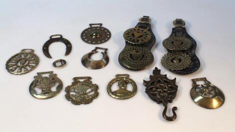 Various early 20thC and later horse brasses